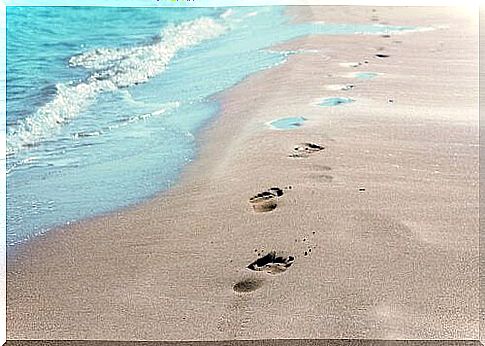 Footprints on the beach