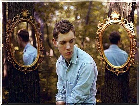 boy-and-two-mirrors